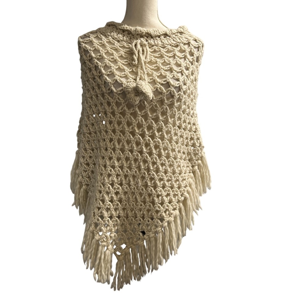 Vintage Crochet‎ Knit Poncho Ivory Pom Pom Fringe Boho Hippie Festival Concert